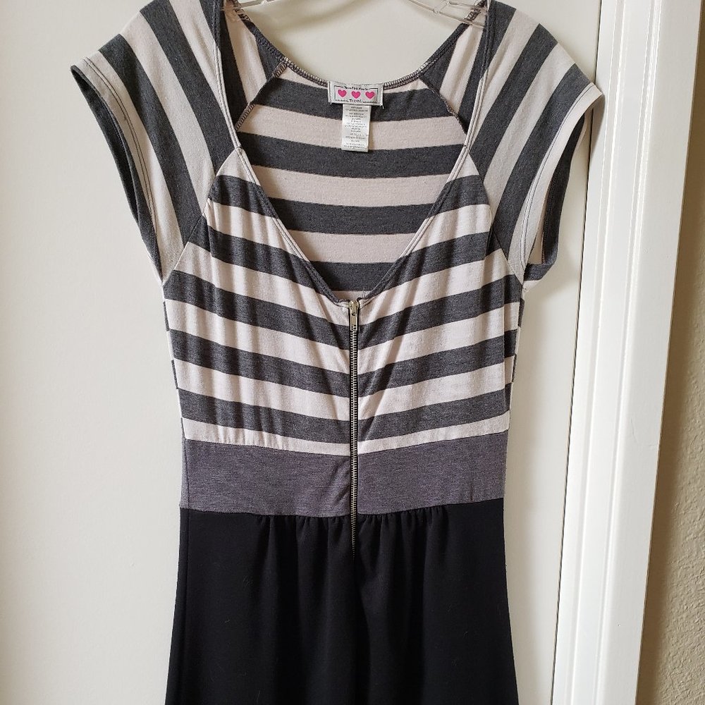 Super Cute Kick Dress in Black & White